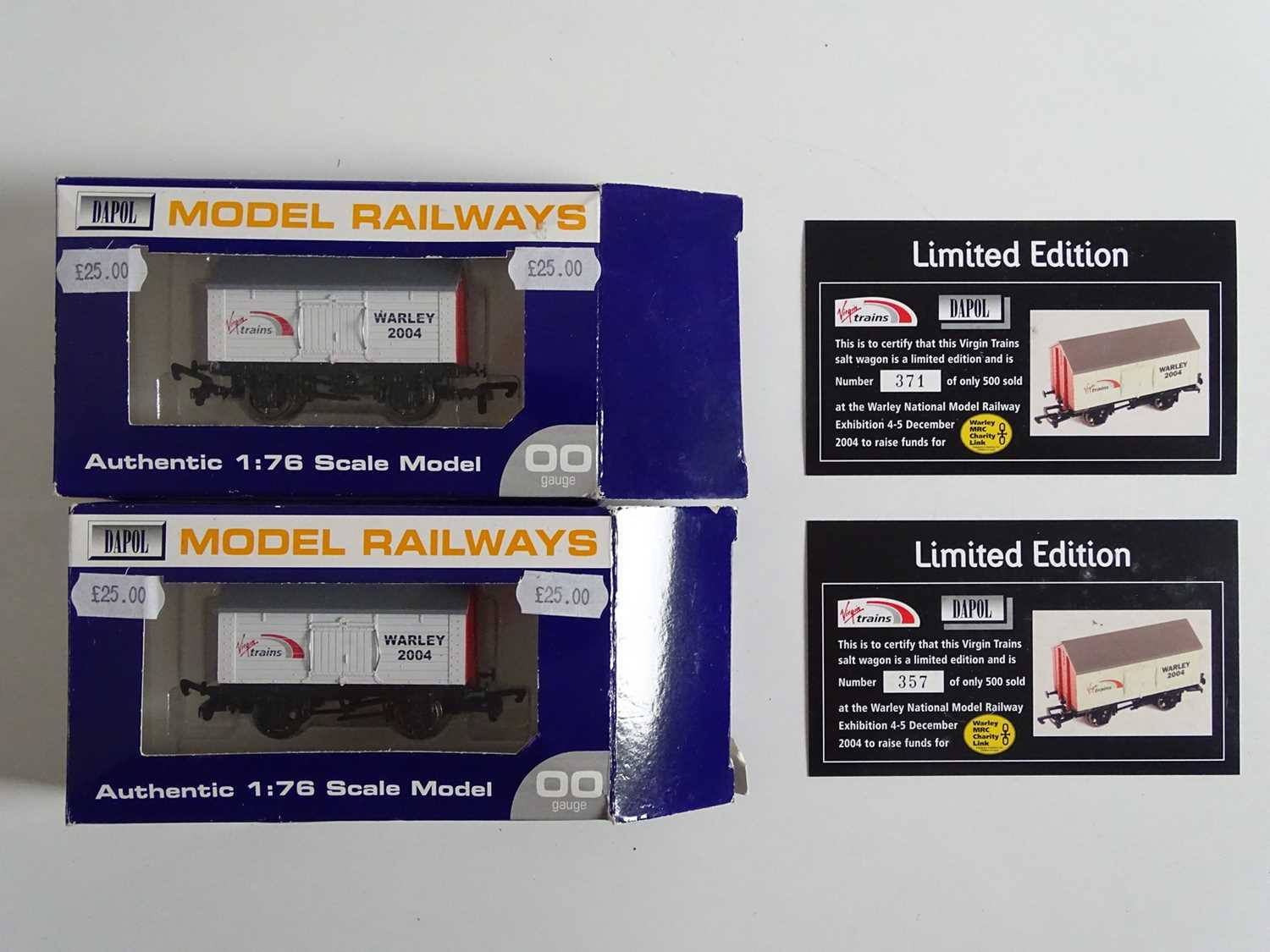 Lot 462 - A pair of limited edition DAPOL OO gauge salt...