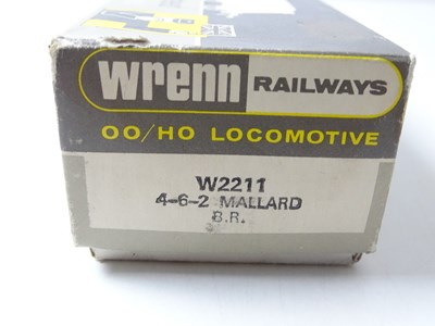 Lot 492 - A WRENN OO gauge W2211 Class A4 steam...