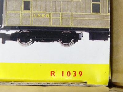 Lot 529 - A HORNBY OO gauge R1039 Flying Scotsman train...