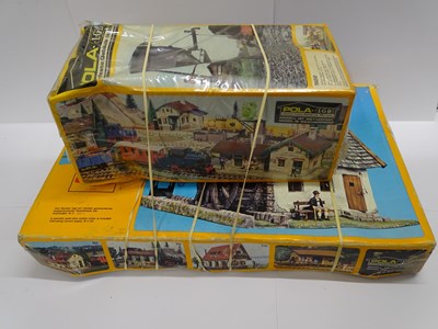 Lot 557 - A pair of POLA for LGB G scale plastic...