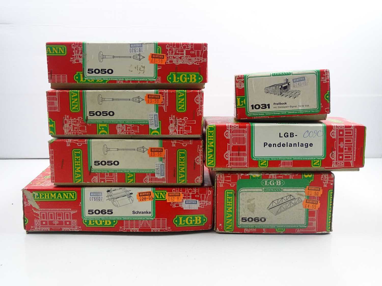 Lot 573 A group of LGB G scale accessories including