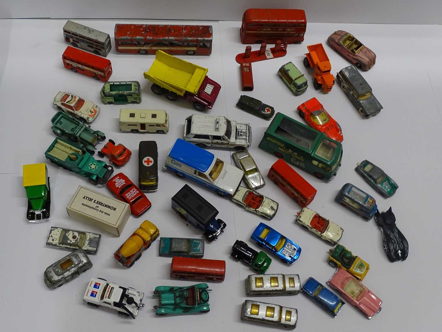 Lot 86 - A large quantity of playworn, unboxed diecast...