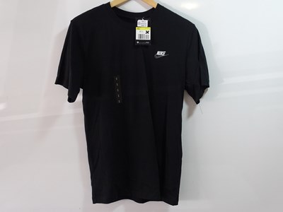 Lot 22 - NIKE - Tee Shirt - Black - Size Small - BNWT