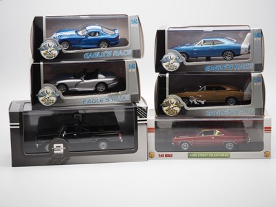 Lot 106 - A group of 1:43 scale Ltd models by UNIVERSAL...