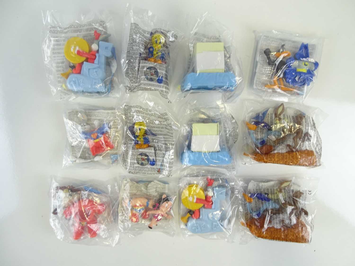Lot 242 - MCDONALDS: HAPPY MEAL TOYS - Looney Tunes...