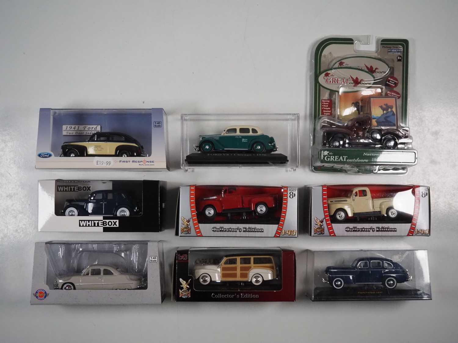 Lot 211 - A group of boxed and unboxed 1:43 scale