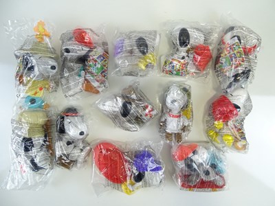 Lot 251 - MCDONALDS: HAPPY MEAL TOYS - Snoopy (2000) - (12)