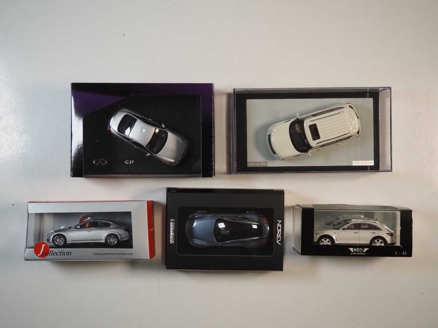 Lot 267 - A group of 1:43 scale boxed models to include...