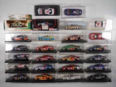 Lot 359 - A group of boxed and unboxed 1:43 scale models...