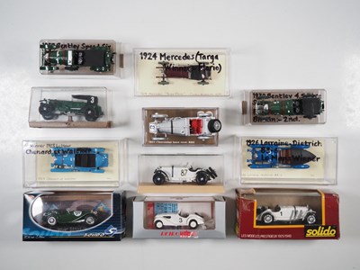 Lot 405 - A group of boxed and unboxed 1:43 scale models...