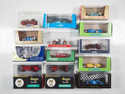 Lot 445 - A group of boxed/cases 1:43 scale models to...