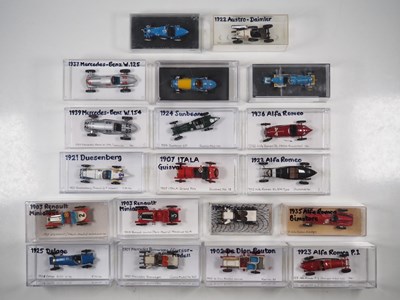 Lot 453 - A group of unboxed 1:43 scale model to include...