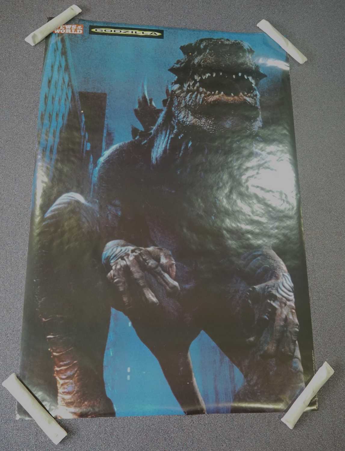 Afiche De Godzilla 1998 Lot 338 GODZILLA (1998) Bus Stop Poster