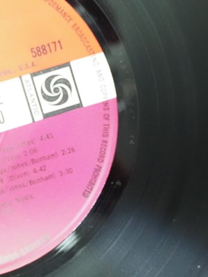 Lot 421 - LED ZEPPELIN - LED ZEPPELIN (1969) - First...