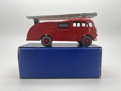 Lot 156 - A DINKY No 555 Fire Engine with Extending...