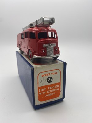 Lot 156 - A DINKY No 555 Fire Engine with Extending...