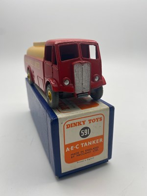 Lot 158 - A DINKY No 591 AEC Monarch Thompson "Shell...