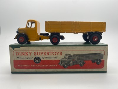 Lot 160 - A DINKY No 521 Bedford Articulated Lorry -...