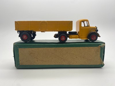 Lot 160 - A DINKY No 521 Bedford Articulated Lorry -...