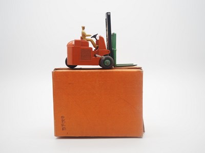 Lot 166 - A group of DINKY toys comprising a 564...