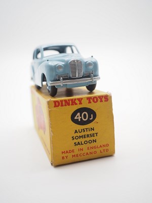 Lot 171 - A DINKY No 40j Austin Somerset Saloon light...