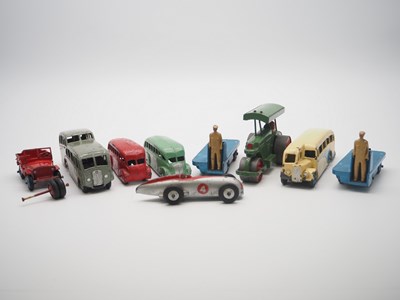 Lot 197 - A group of unboxed DINKY Toys to include a 29b...