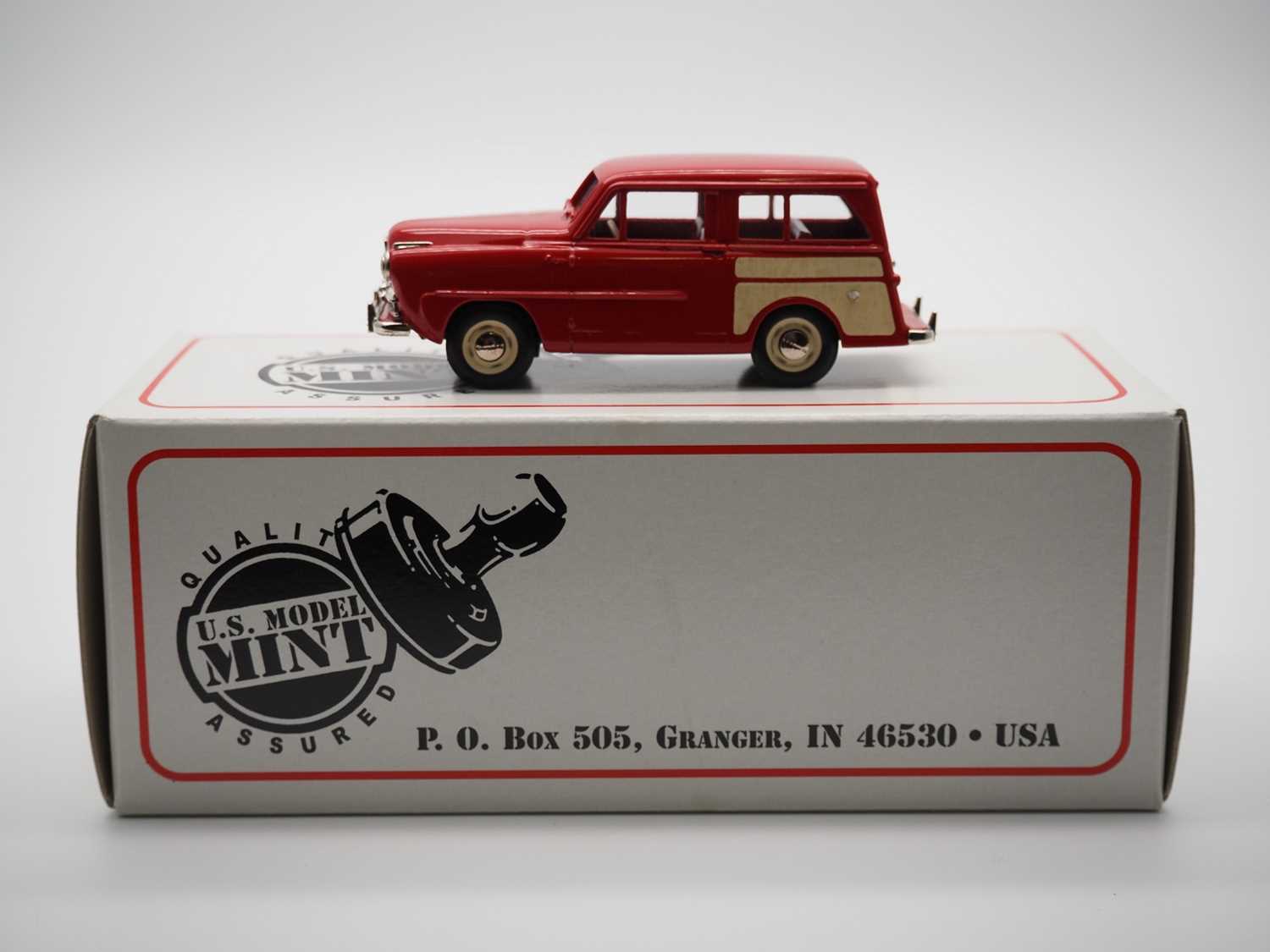 CAMION INTERNATIONAL KB-12 SEMI CAB 1947 ERTL 1:43 de reference