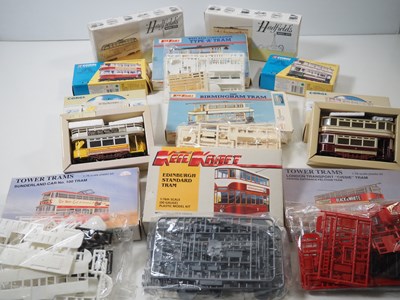 Lot 210 - A group of assorted diecast and unbuilt kit...