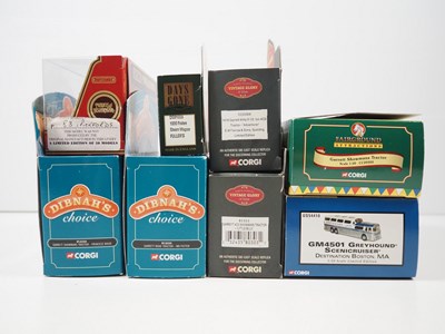 Lot 24 - A mixed group of boxed and unboxed diecast...