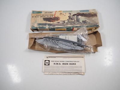 Lot 262 - A group of assorted kits to comprise of AIRFIX,...