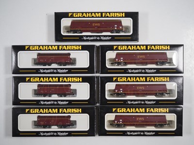 Lot 293 - A group of GRAHAM FARISH N gauge bulk hopper...