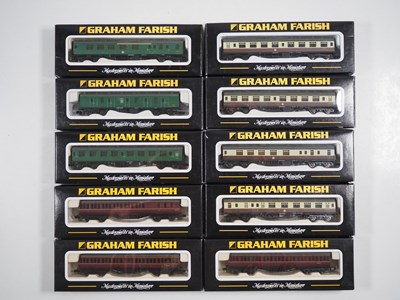 Lot 294 - A group of GRAHAM FARISH N gauge Mark 1...