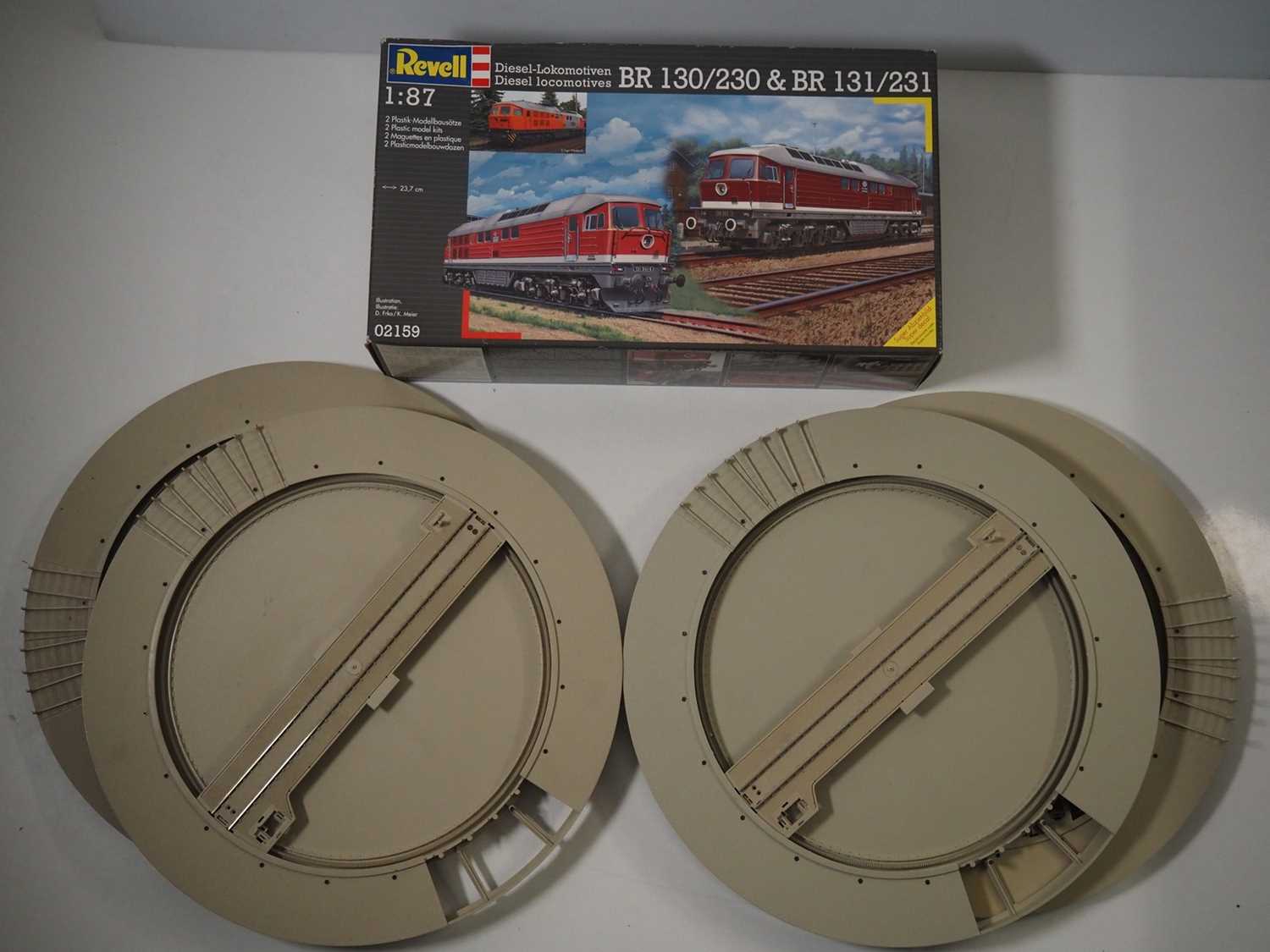 Lot 326 - A group of JOUEF HO gauge turntables together...