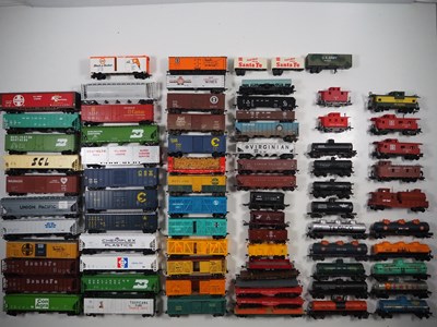 Lot 332 - A group of unboxed American outline HO wagons...