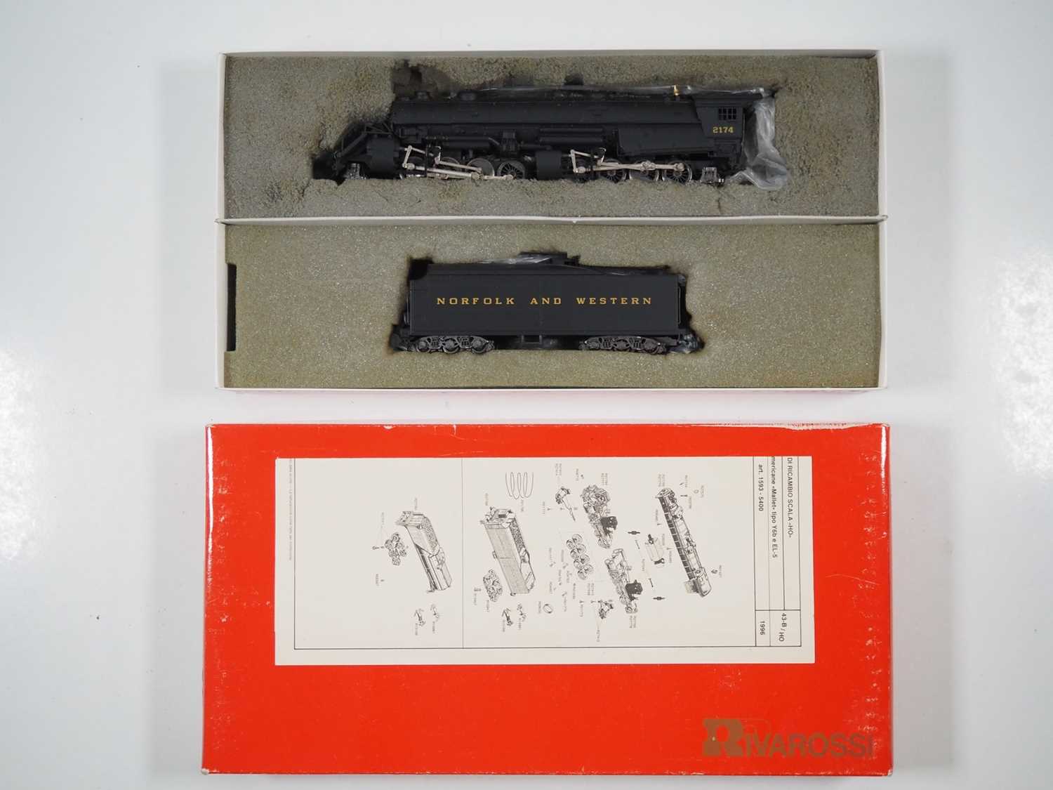 Lot 356 - A RIVAROSSI 1593 American outline HO gauge...