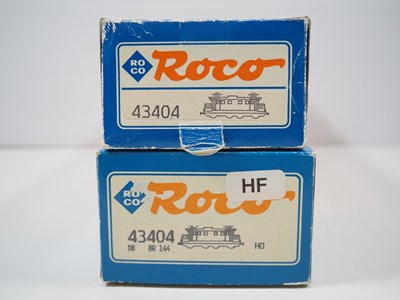 Lot 379 - A pair of ROCO 43404 HO gauge German outline...