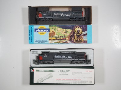 Lot 389 - A KATO American outline HO gauge C44-9W diesel...