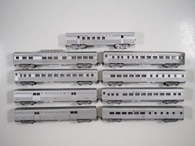 Lot 391 - A rake of American outline HO gauge Budd...