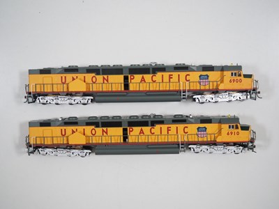 Lot 395 - A pair of unboxed BACHMANN HO gauge American...