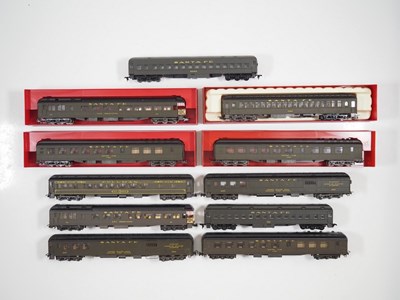 Lot 396 - A large rake of HO gauge American outline...