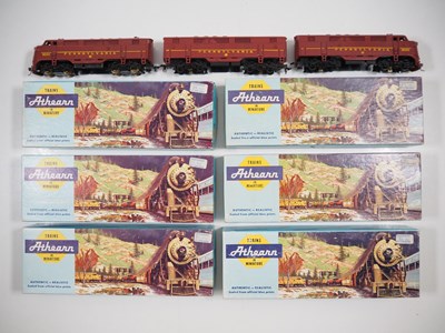 Lot 400 - A group of American outline HO gauge...