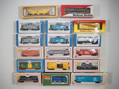 Lot 422 - A group of American outline HO gauge mixed...