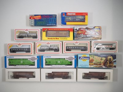 Lot 423 - A group of American outline HO gauge mixed...