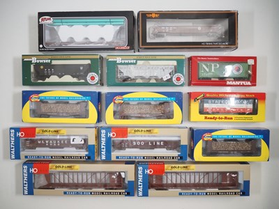 Lot 424 - A group of American outline HO gauge mixed...