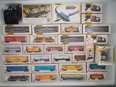 Lot 425 - A group of BACHMANN American outline HO gauge...