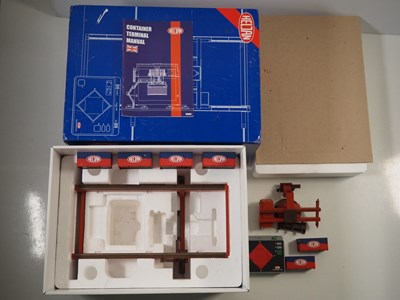 Lot 444 - A HELJAN 89001 OO gauge Container terminal kit,...