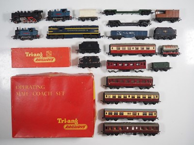 Lot 458 - A group of OO/HO gauge playworn rolling stock...