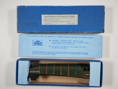 Lot 492 - A group of empty boxes and instruction manuals...