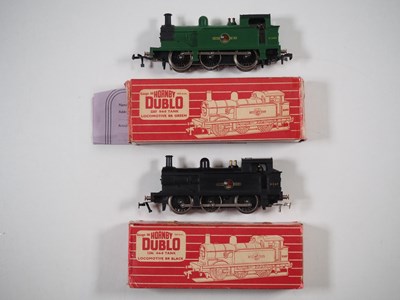 Lot 495 - A pair of HORNBY DUBLO 2-rail OO gauge R1...