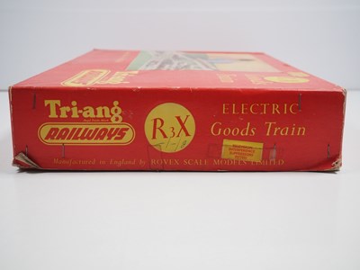 Lot 508 - A TRI-ANG OO gauge R3X Goods Train set with...